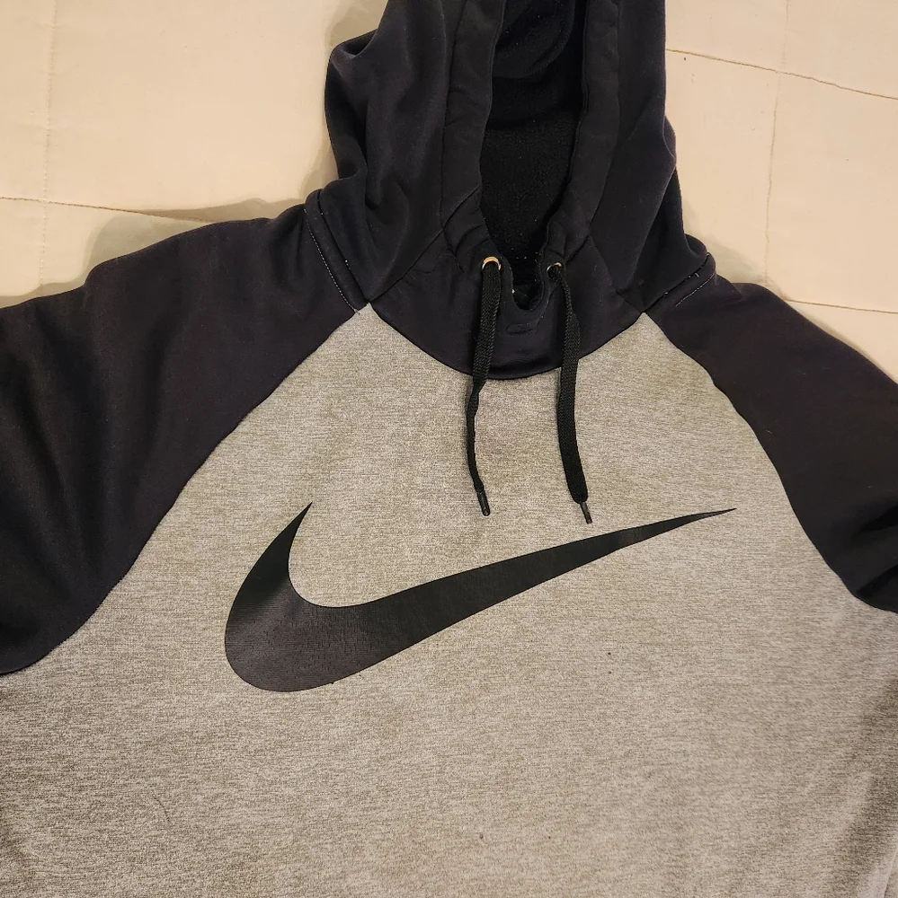 Nike Men’s Hoodie Sweatshirt, Dri-Fit Drawstring Sz Med, Pocket, Black/Gray, EUC